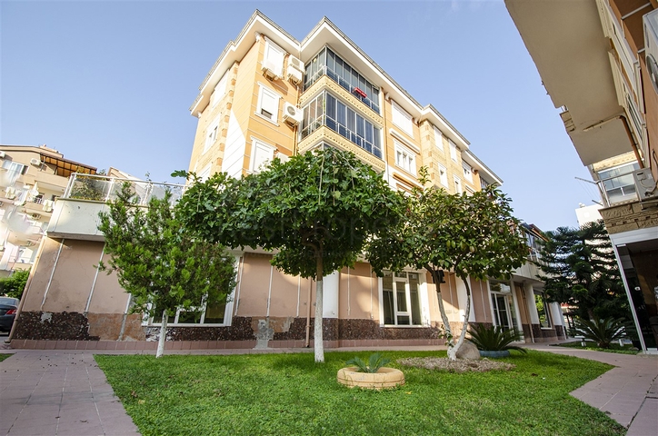 شقة واسعة  4 + 1 في أونجالي كونيالتي أنطاليا