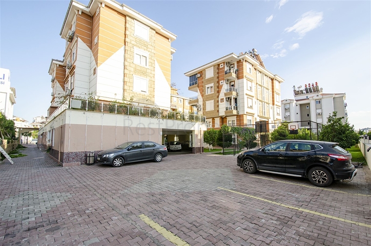 شقة واسعة  4 + 1 في أونجالي كونيالتي أنطاليا