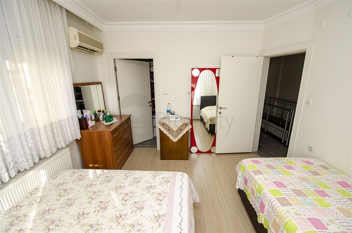 شقة واسعة  4 + 1 في أونجالي كونيالتي أنطاليا