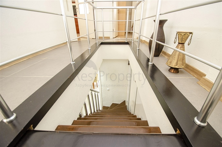 شقة واسعة  4 + 1 في أونجالي كونيالتي أنطاليا