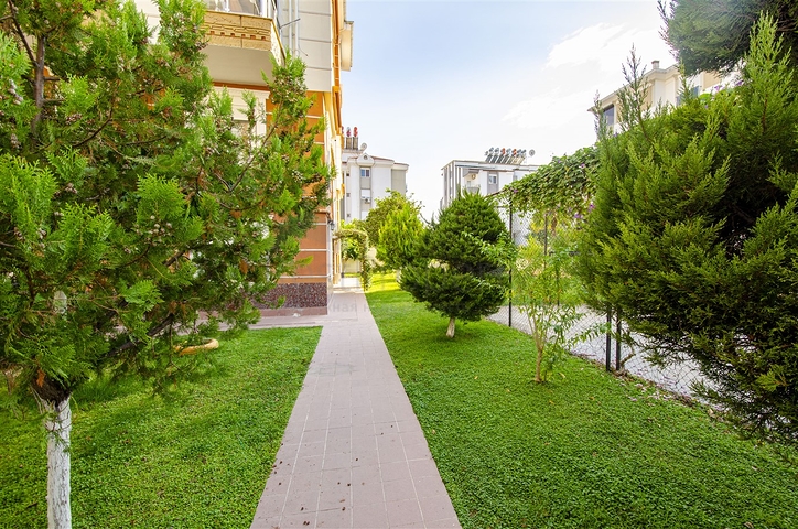 شقة واسعة  4 + 1 في أونجالي كونيالتي أنطاليا