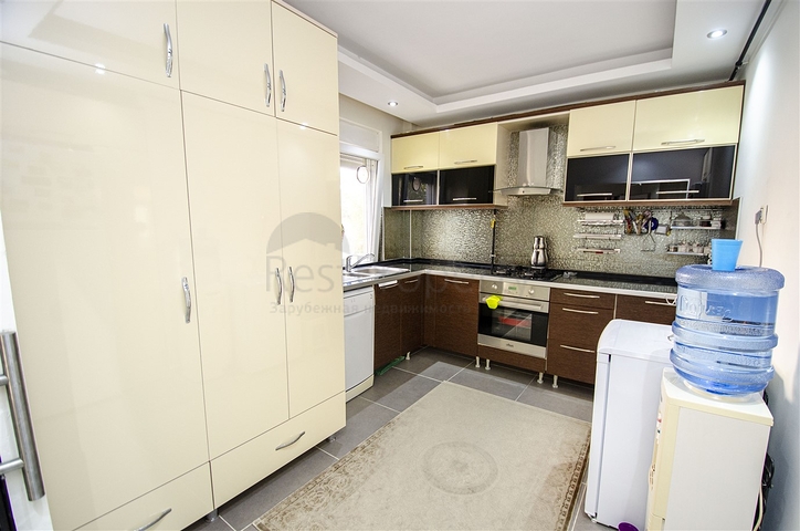 شقة واسعة  4 + 1 في أونجالي كونيالتي أنطاليا