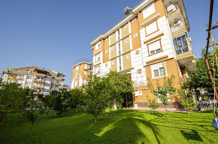 شقة واسعة  4 + 1 في أونجالي كونيالتي أنطاليا