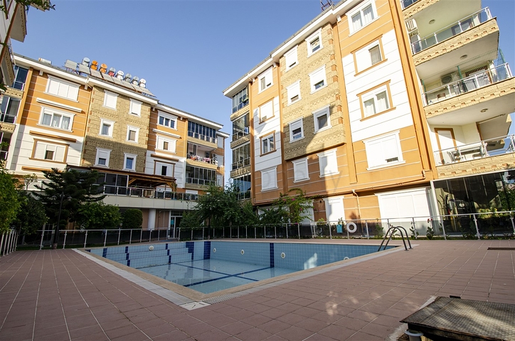 شقة واسعة  4 + 1 في أونجالي كونيالتي أنطاليا