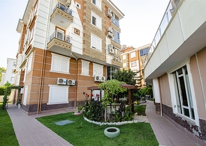 شقة واسعة  4 + 1 في أونجالي كونيالتي أنطاليا