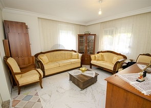 شقة واسعة  4 + 1 في أونجالي كونيالتي أنطاليا