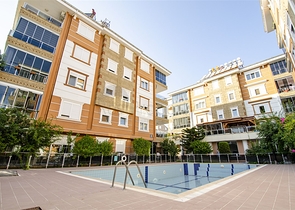 شقة واسعة  4 + 1 في أونجالي كونيالتي أنطاليا