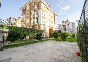 شقة واسعة  4 + 1 في أونجالي كونيالتي أنطاليا