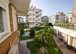 شقة واسعة  4 + 1 في أونجالي كونيالتي أنطاليا