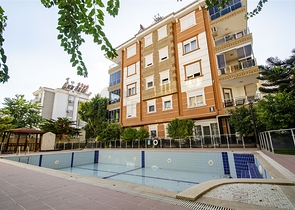 شقة واسعة  4 + 1 في أونجالي كونيالتي أنطاليا