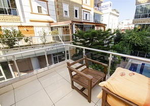 شقة واسعة  4 + 1 في أونجالي كونيالتي أنطاليا