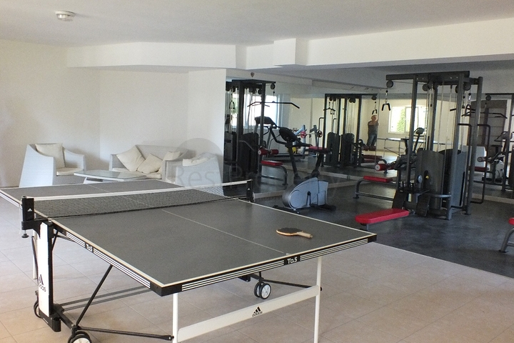 شقة ضمن مجمع عائلي مميز - تصميم 2 غرفة وصالة - في كاستل  / الانيا