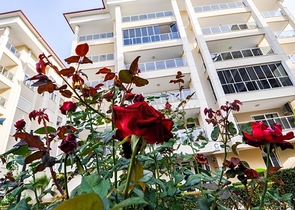 شقة ضمن مجمع عائلي مميز - تصميم 2 غرفة وصالة - في كاستل  / الانيا