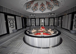 ضمن مجمع 5 نجوم -شقة غرفة وصالة مفروشة - في منطقة اوبا المركزية / الانيا 