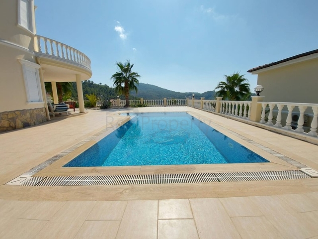 فيلا مستقلة - اطلالة بحر وجبل - مسبج خاص - في كارجي جاك / الانيا 