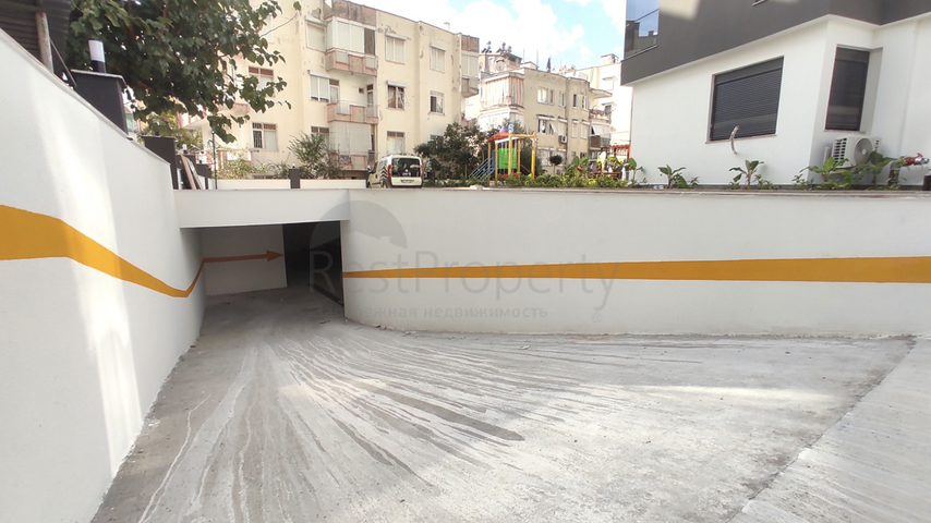 شقة بنتهاوس واسع 4 + 1 في وسط أنطاليا 