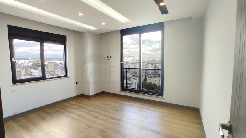 شقة بنتهاوس واسع 4 + 1 في وسط أنطاليا 