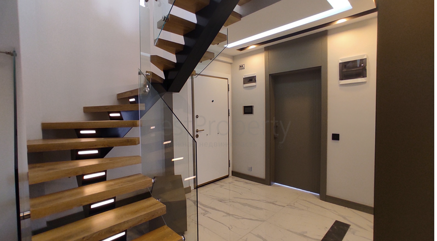 شقة بنتهاوس واسع 4 + 1 في وسط أنطاليا 