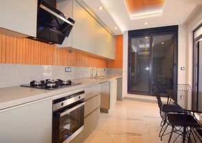 شقة بنتهاوس واسع 4 + 1 في وسط أنطاليا 