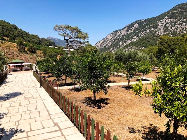 منزل 4 + 1 في Kumluja Kemer محاط ببساتين الحمضيات