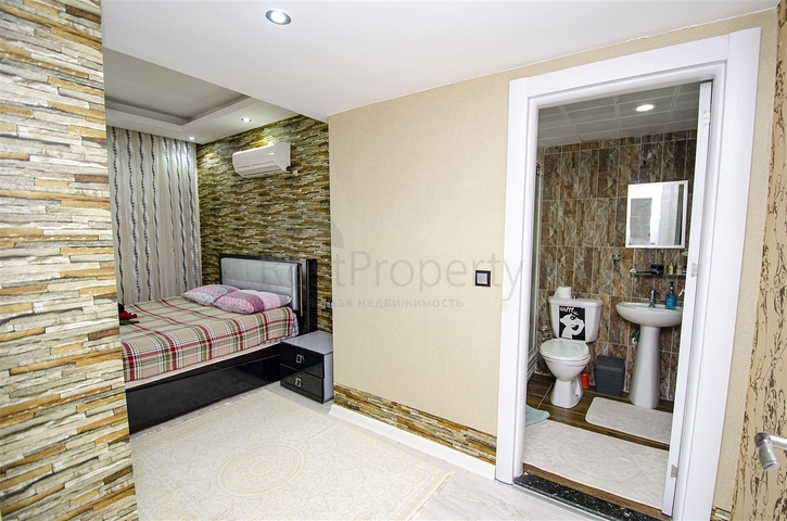 شقة واسعة 4 + 1 مطلة على البحر في أنطاليا