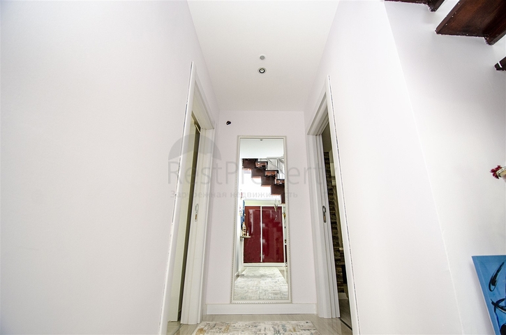 شقة واسعة 4 + 1 مطلة على البحر في أنطاليا