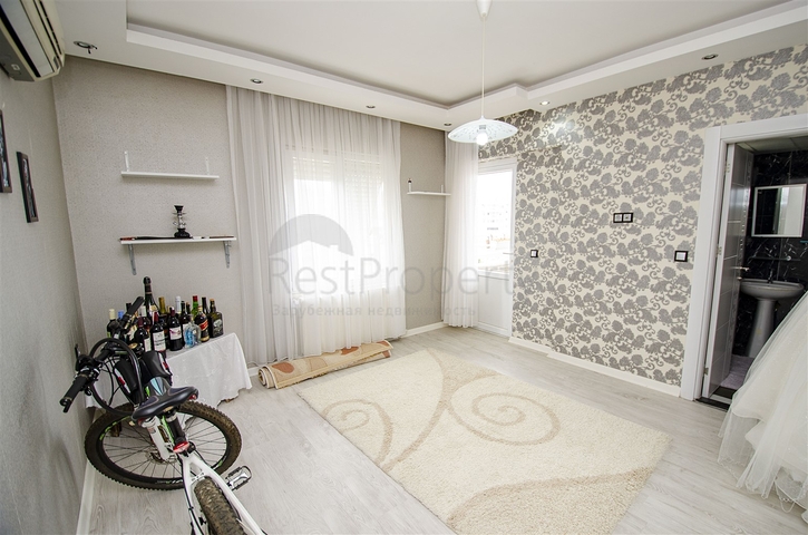 شقة واسعة 4 + 1 مطلة على البحر في أنطاليا