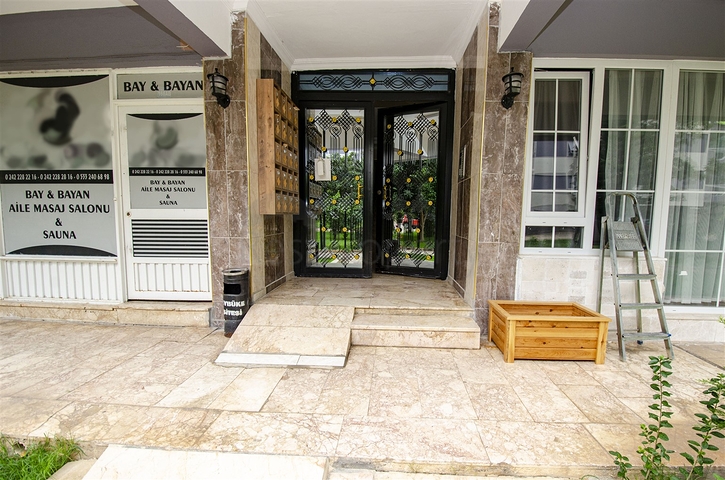 شقة واسعة 4 + 1 مطلة على البحر في أنطاليا