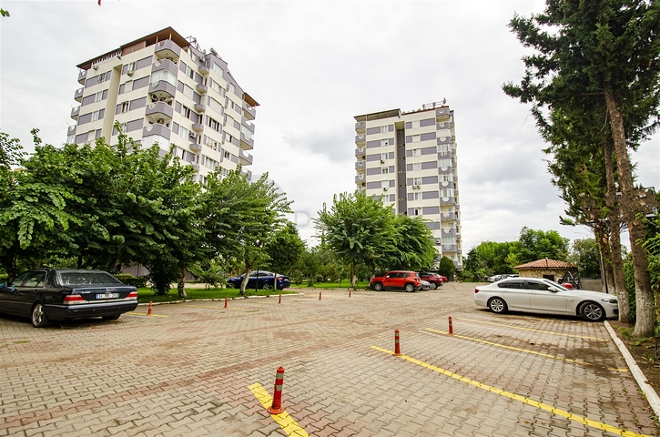 شقة واسعة 4 + 1 مطلة على البحر في أنطاليا