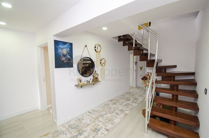 شقة واسعة 4 + 1 مطلة على البحر في أنطاليا