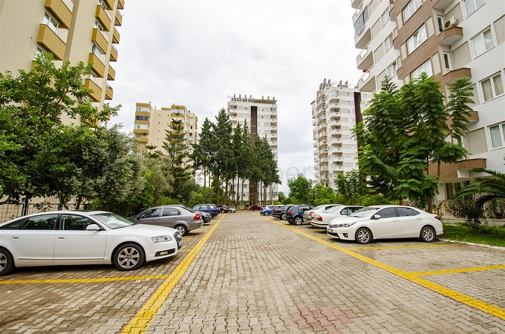 شقة واسعة 4 + 1 مطلة على البحر في أنطاليا