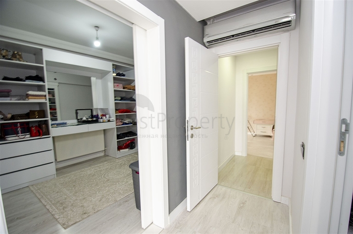 شقة واسعة 4 + 1 مطلة على البحر في أنطاليا