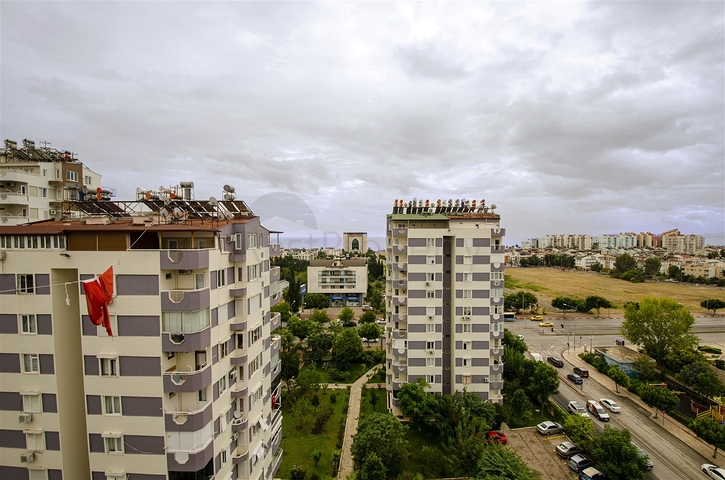 شقة واسعة 4 + 1 مطلة على البحر في أنطاليا