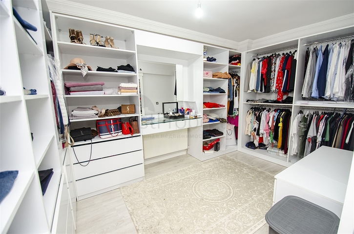 شقة واسعة 4 + 1 مطلة على البحر في أنطاليا