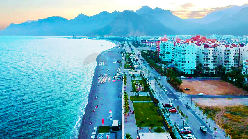 شقة واسعة 4 + 1 مطلة على البحر في أنطاليا