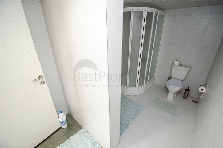 شقة واسعة 4 + 1 مطلة على البحر في أنطاليا