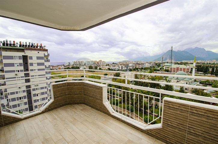 شقة واسعة 4 + 1 مطلة على البحر في أنطاليا