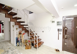 شقة واسعة 4 + 1 مطلة على البحر في أنطاليا