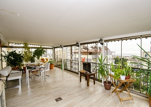 شقة واسعة 4 + 1 مطلة على البحر في أنطاليا