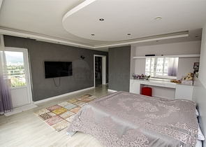 شقة واسعة 4 + 1 مطلة على البحر في أنطاليا