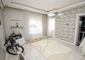 شقة واسعة 4 + 1 مطلة على البحر في أنطاليا