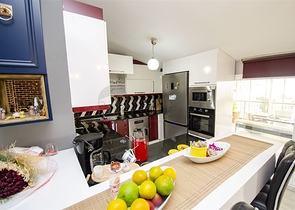 شقة واسعة 4 + 1 مطلة على البحر في أنطاليا