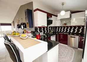 شقة واسعة 4 + 1 مطلة على البحر في أنطاليا