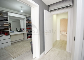 شقة واسعة 4 + 1 مطلة على البحر في أنطاليا