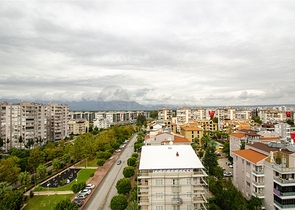 شقة واسعة 4 + 1 مطلة على البحر في أنطاليا