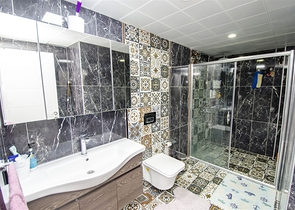 شقة واسعة 4 + 1 مطلة على البحر في أنطاليا