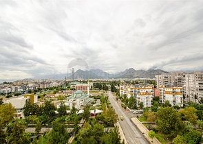 شقة واسعة 4 + 1 مطلة على البحر في أنطاليا