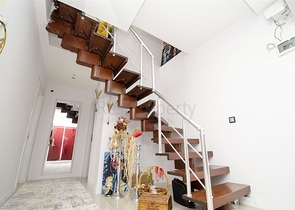 شقة واسعة 4 + 1 مطلة على البحر في أنطاليا