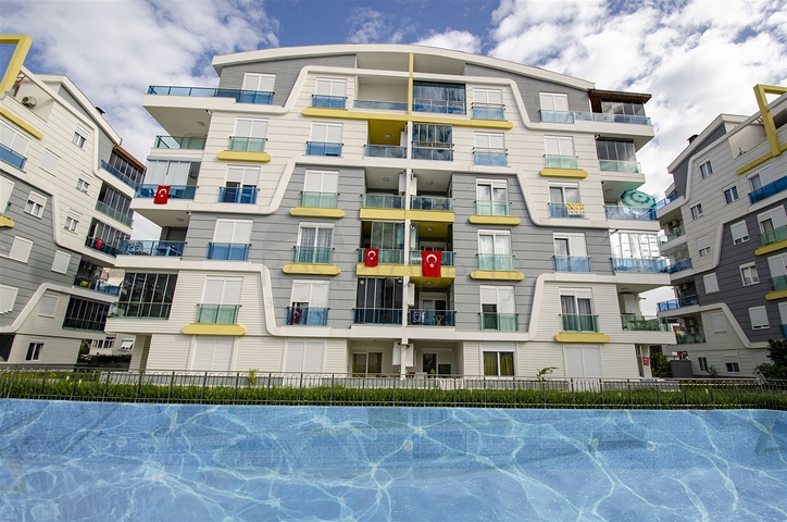 بنتهاوس 3 + 1 مع أثاث على مسافة قريبة من البحر