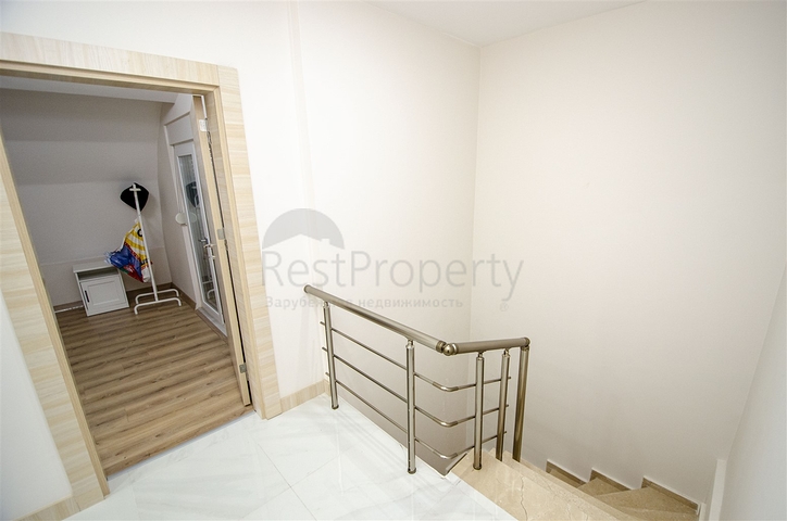 بنتهاوس 3 + 1 مع أثاث على مسافة قريبة من البحر